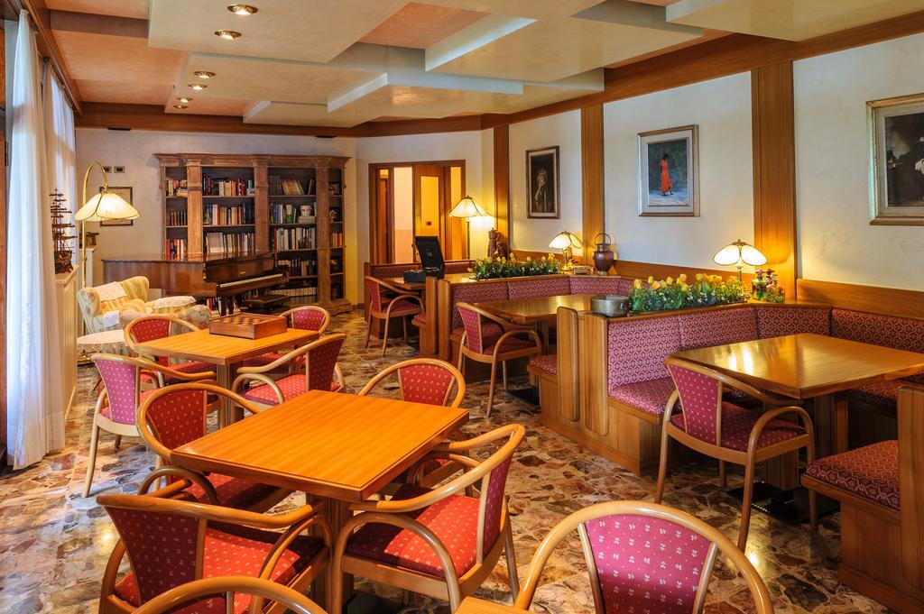 Hotel Garden Zorzi San Felice del Benaco Eksteriør billede