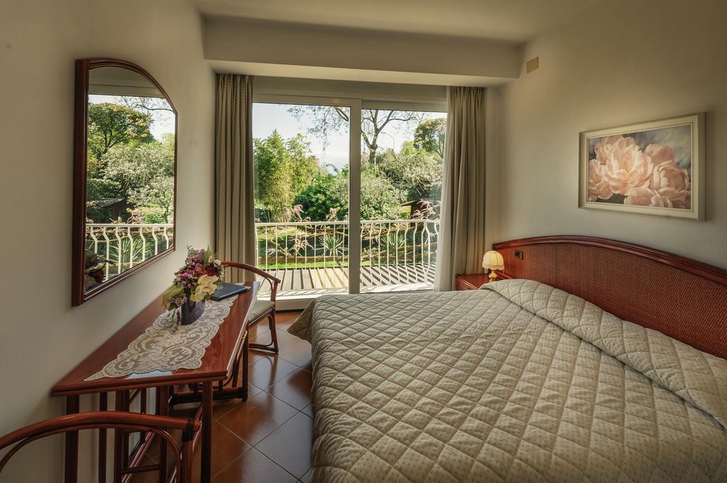 Hotel Garden Zorzi San Felice del Benaco Værelse billede